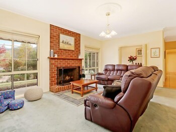 Alpine Mist - Spacious 5 Bedroom Home - Lismore Accommodation 4