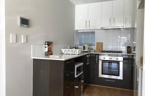 Apartment In Queens Park - Lismore Accommodation 6