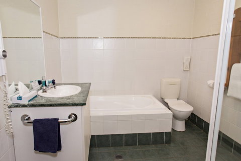 Colonial Motel And Serviced Apartments - Lismore Accommodation 3