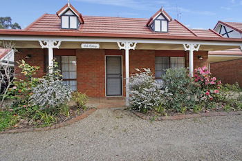 Oak Cottage - Tudor Village Unit 5 - Lismore Accommodation 0