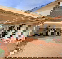 White Waves 7B Achilles Street - Lismore Accommodation