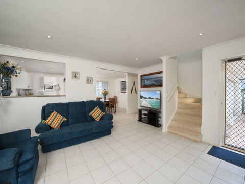 White Waves 7B Achilles Street - Lismore Accommodation 4