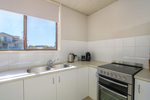 20 Kingsway 3 Bedroom Holiday Apartment - Lismore Accommodation 2