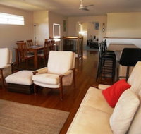 Clovelly Beach Townhouse - Lismore Accommodation