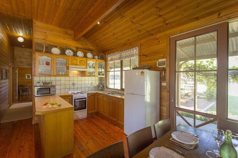 Silky Oak Cottage - Lismore Accommodation 3