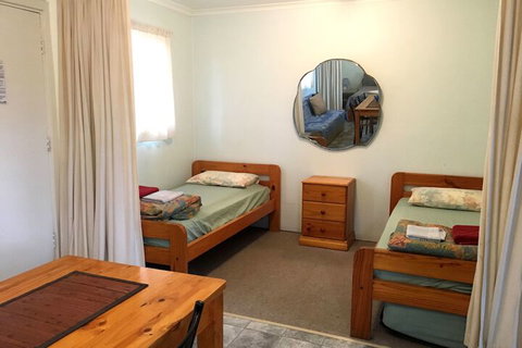 Kingscote Tourist Park And Family Units - Lismore Accommodation 5