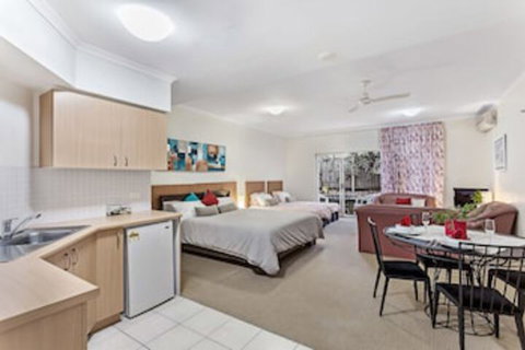 Zenith Studio Unit 3, 10 Messines Street - Lismore Accommodation 0