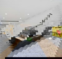 Ultra Modern Luxurious home in Tranquil Sydney - Lismore Accommodation