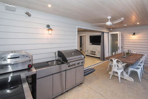 Busselton Beach House - Lismore Accommodation 5