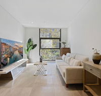 Walking To Darling Harbour Town Hall QVBICC - Lismore Accommodation