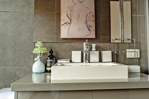 AUJOY 4 Bed Townhouse Glen Waverley - Lismore Accommodation 2