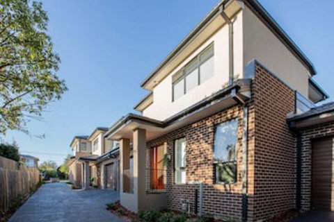 AUJOY 4 Bed Townhouse Burwood 2 - Lismore Accommodation 0
