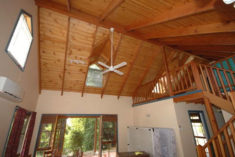 Garden Cottage Beechworth - Lismore Accommodation 1