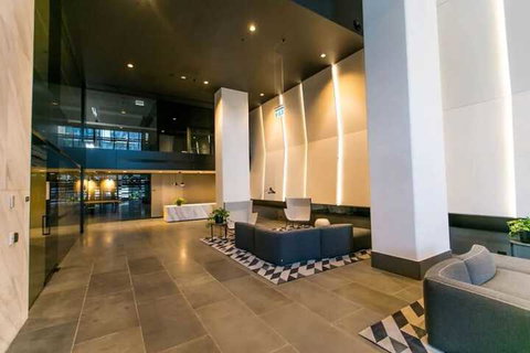 JC Marina Tower Docklands - Lismore Accommodation 4