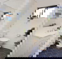 Anchored at South West Rocks - Lismore Accommodation