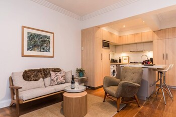 Art Deco 2 Bed Sydney & Darlinghurst Gem - Lismore Accommodation 5
