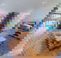 Loch Retreat 550m TO Town - Lismore Accommodation