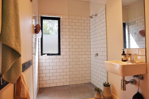 Armstrongs Close TO Beach - Lismore Accommodation 1