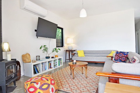 Armstrongs Close TO Beach - Lismore Accommodation 6