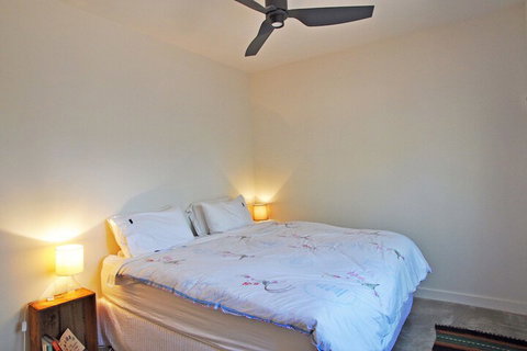 Armstrongs Close TO Beach - Lismore Accommodation 7