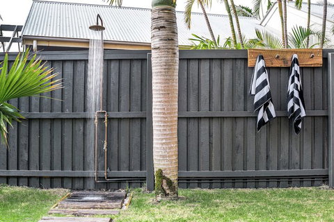 A PERFECT STAY - 3 Salty Sisters - Lismore Accommodation 3