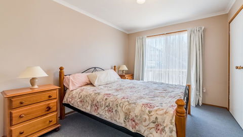 THE Lighthouse Surf Side - Lismore Accommodation 4