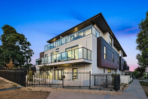 Manhattan Apartments - Notting Hill - Lismore Accommodation 1