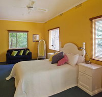 Corktree Cottage - Lismore Accommodation