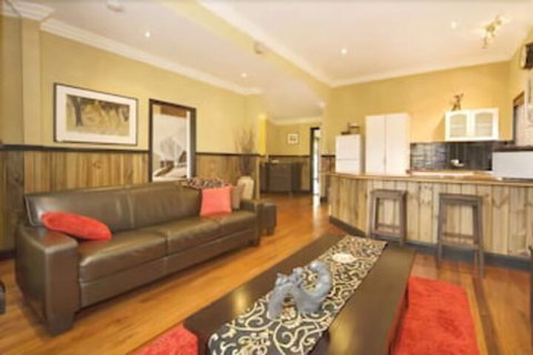 Top Of The Range Retreat - Lismore Accommodation 2