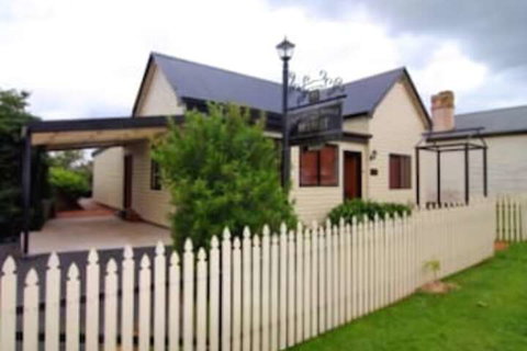 Top Of The Range Retreat - Lismore Accommodation 0