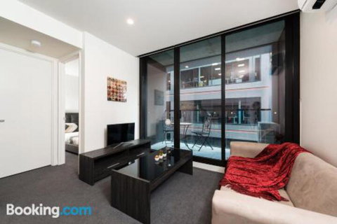 Along Melbournes Magic Boulevard - Lismore Accommodation 4