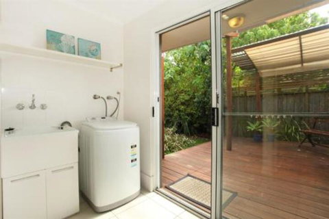 1 / 882 David Low Way Marcoola 500 Bond Linen Included Pet Friendly - Lismore Accommodation 2