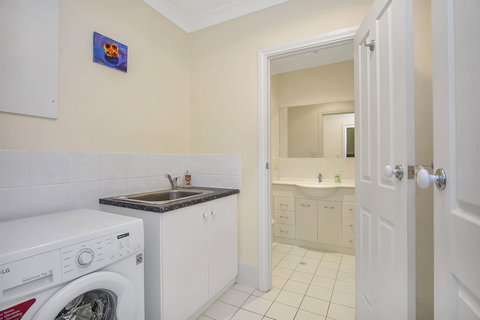 The Leafy Dragon - Lismore Accommodation 2