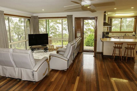 Highland View - Lismore Accommodation 3