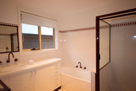 Highland View - Lismore Accommodation 4