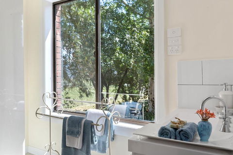 Birch Lane - Lismore Accommodation 4