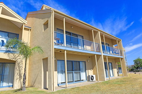 The Marina Hotel - Lismore Accommodation 1