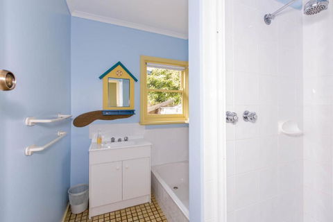 HOLIDAY On NAUTILUS INVERLOCH - Lismore Accommodation 3