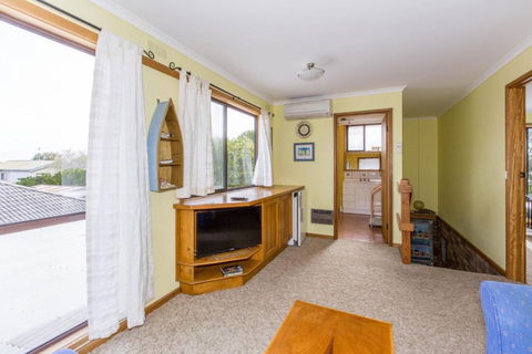 HOLIDAY On NAUTILUS INVERLOCH - Lismore Accommodation 4