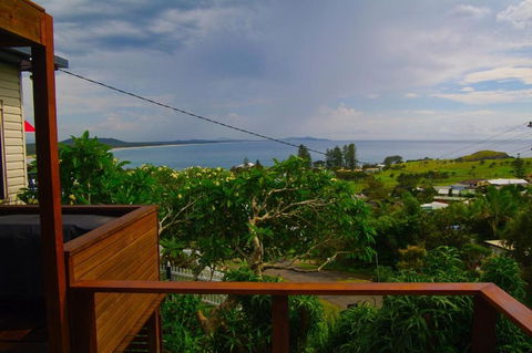 AAA Views 2 View Street - Lismore Accommodation 5