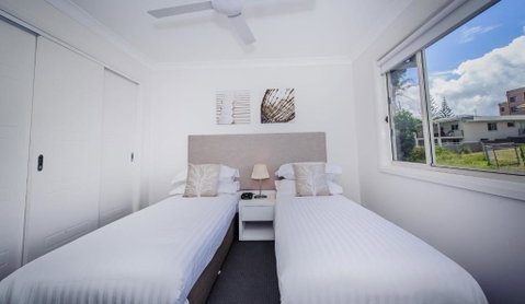Escape At Nobbys Executive Townhouse 1 74 Pacific Drive - Lismore Accommodation 1