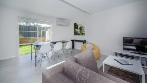 Escape At Nobbys Executive Townhouse 1 74 Pacific Drive - Lismore Accommodation 2