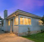 The Entrance North Lakeside Cottage - Lismore Accommodation