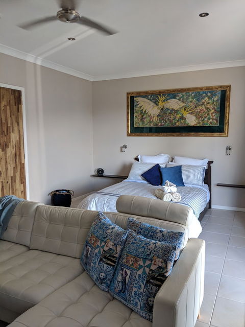 Kingfisher SeaViews - Lismore Accommodation 3
