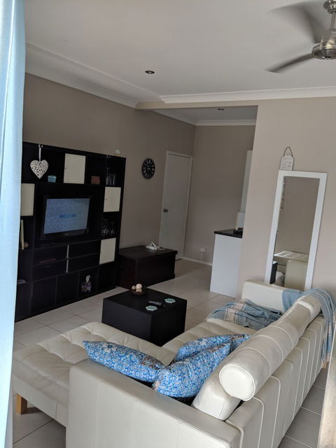 Kingfisher SeaViews - Lismore Accommodation 2