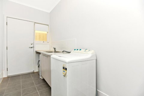 Avaya Sellicks Beachfront Getaway WiFi - Lismore Accommodation 3