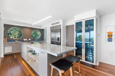 Architectural Masterpiece Sunshine Beach - Lismore Accommodation 5