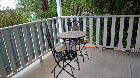 Book Keepers Cottage - Lismore Accommodation 1