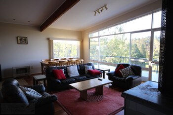 Fairways Close - Lismore Accommodation 6
