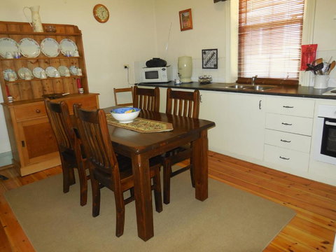 Amalie Cottage Waikerie Unit 1 - Lismore Accommodation 4